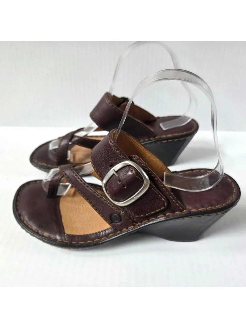 Born Sandals Womens 8 Brown Leather Toe Loop Buckle Wedge Comfort Boho Hippie